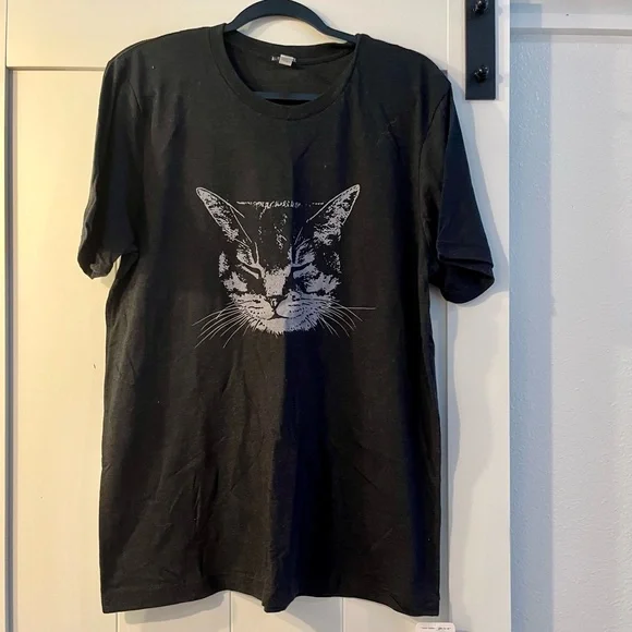 NWT Little Lark Black Cat Unisex T-Shirt (L) - Picture 2 of 5